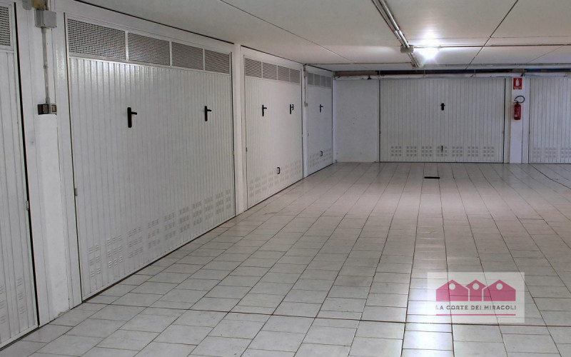 VICENZA: GARAGE IN VENDITA – ZONA VIALE MILANO – RIF. VGAR12 – RICHIESTA EURO 27.000

In zona Via...