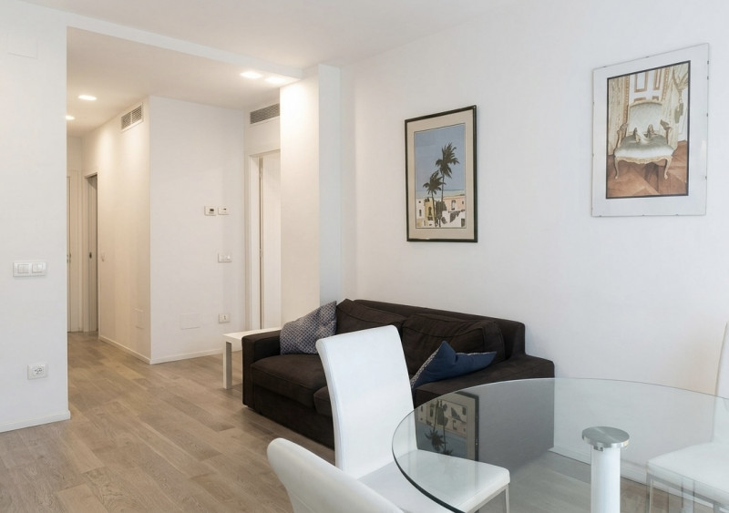 (Per INFO Monica 3482688677) Proponiamo in locazione un elegante appartamento bilocale di circa 5...