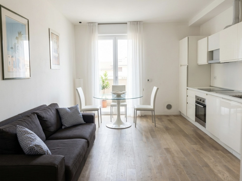 (Per INFO Monica 3482688677) Proponiamo in locazione un elegante appartamento bilocale di circa 5...