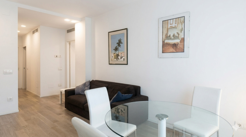 (Per INFO Monica 3482688677) Proponiamo in locazione un elegante appartamento bilocale di circa 5...