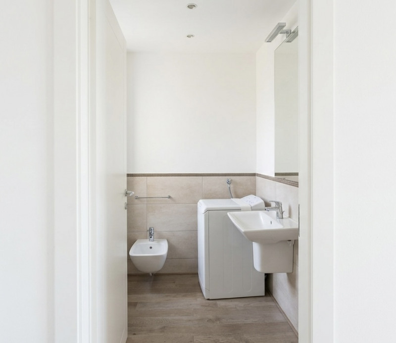 (Per INFO Monica 3482688677) Proponiamo in locazione un elegante appartamento bilocale di circa 5...