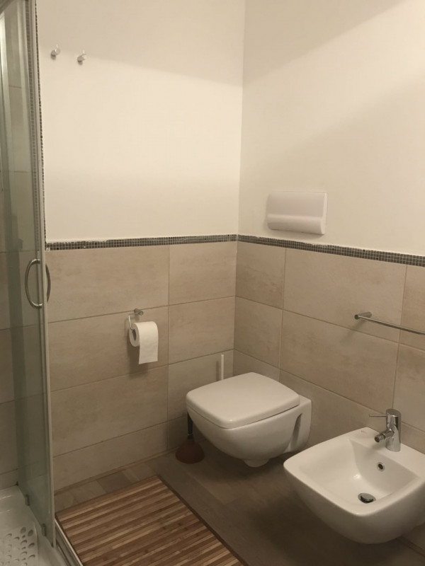 (Per INFO Monica 3482688677) Proponiamo in locazione un elegante appartamento bilocale di circa 5...