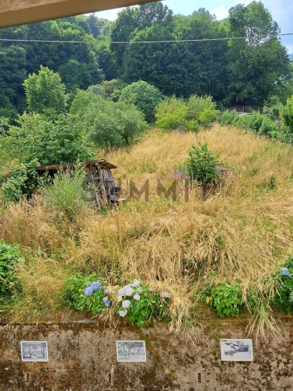 VALLI DEL PASUBIO-STARO:  TERRENO AGRICOLO di 8.100 mq ed EDIFICABILE di mq 540. EURO 40.000. Per...