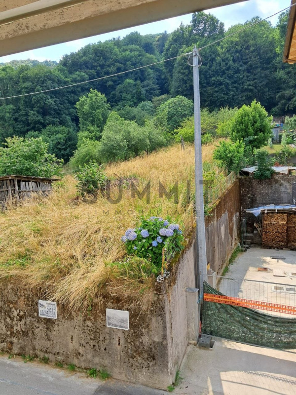 VALLI DEL PASUBIO-STARO:  TERRENO AGRICOLO di 8.100 mq ed EDIFICABILE di mq 540. EURO 40.000. Per...