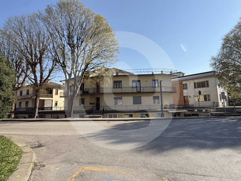 Proponiamo in vendita appartamento trilocale al primo piano di una palazzina situata nel cuore di...