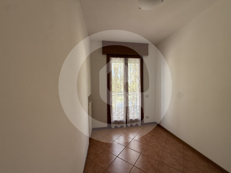 Proponiamo in vendita appartamento trilocale al primo piano di una palazzina situata nel cuore di...