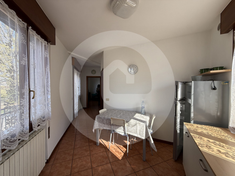 Proponiamo in vendita appartamento trilocale al primo piano di una palazzina situata nel cuore di...
