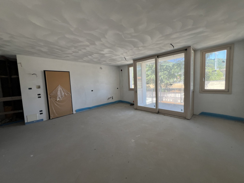 SCHIO - NUOVO TRILOCALE AL PIANO PRIMO, 185.000€

Trattativa Unica immobiliare, Zanè via Prà Bord...