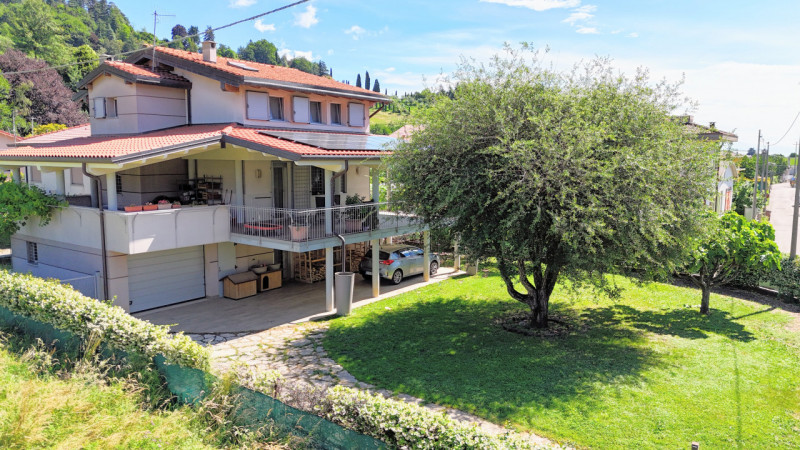 TORREBELVICINO – casa singola su lotto di 780 mq. € 549.000,00

Trattativa Unica Immobiliare, via...