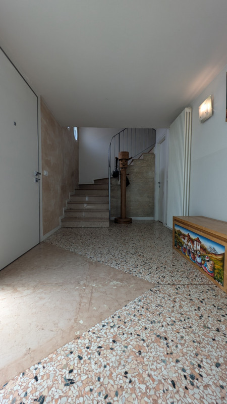 TORREBELVICINO – casa singola su lotto di 780 mq. € 549.000,00

Trattativa Unica Immobiliare, via...