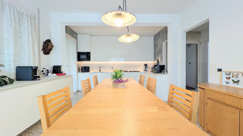 TORREBELVICINO – casa singola su lotto di 780 mq. € 549.000,00

Trattativa Unica Immobiliare, via...