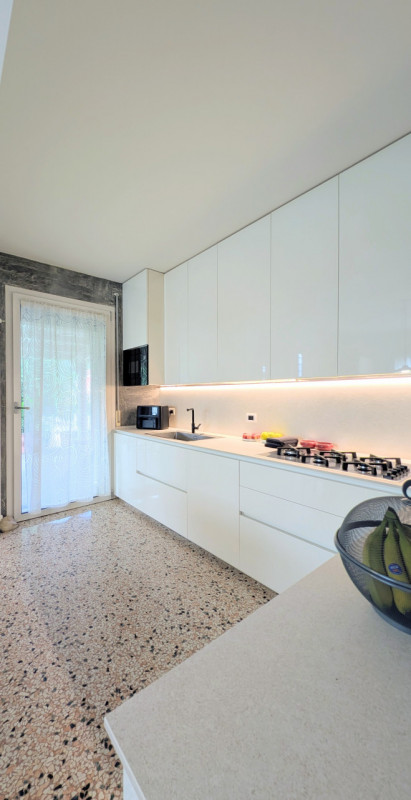 TORREBELVICINO – casa singola su lotto di 780 mq. € 549.000,00

Trattativa Unica Immobiliare, via...