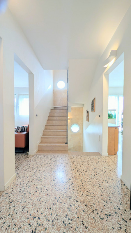 TORREBELVICINO – casa singola su lotto di 780 mq. € 549.000,00

Trattativa Unica Immobiliare, via...