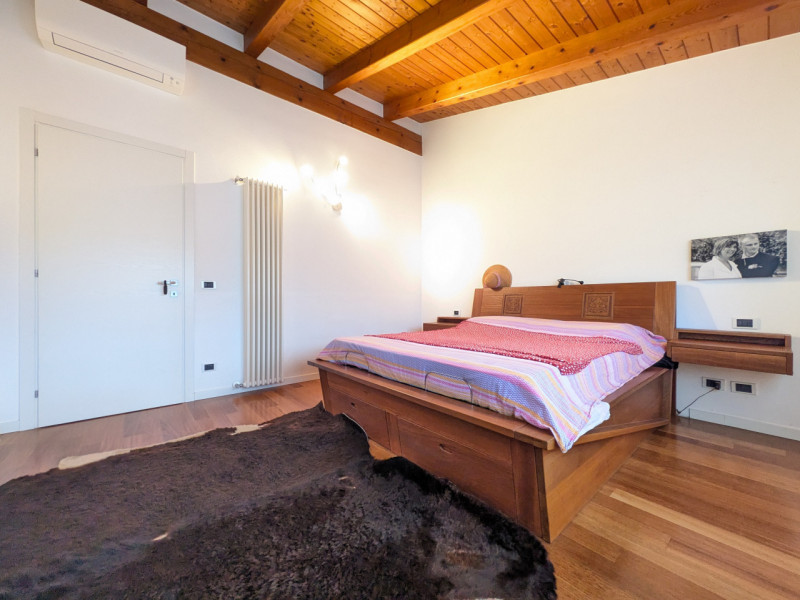 TORREBELVICINO – casa singola su lotto di 780 mq. € 549.000,00

Trattativa Unica Immobiliare, via...