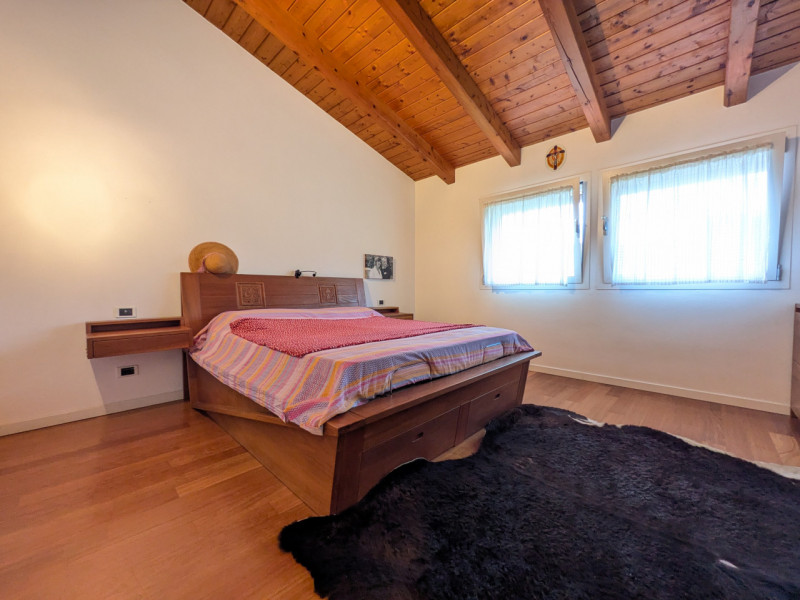 TORREBELVICINO – casa singola su lotto di 780 mq. € 549.000,00

Trattativa Unica Immobiliare, via...