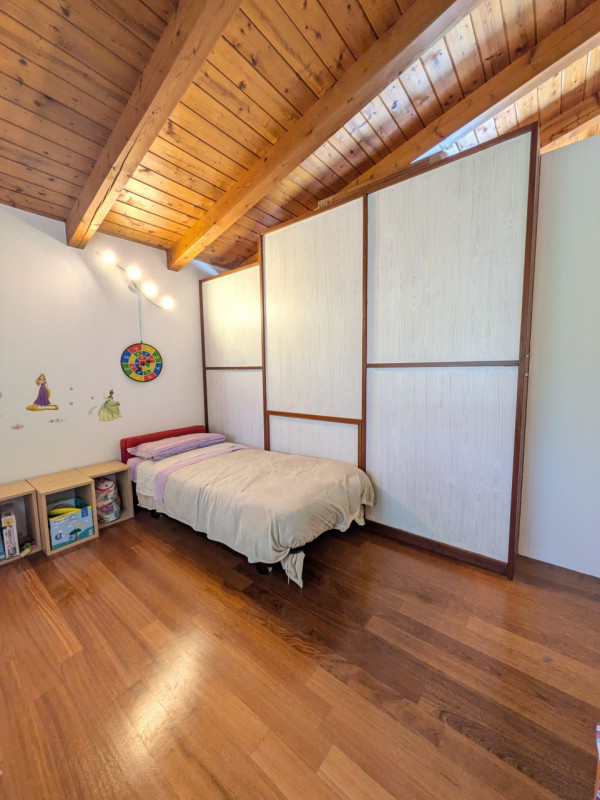 TORREBELVICINO – casa singola su lotto di 780 mq. € 549.000,00

Trattativa Unica Immobiliare, via...