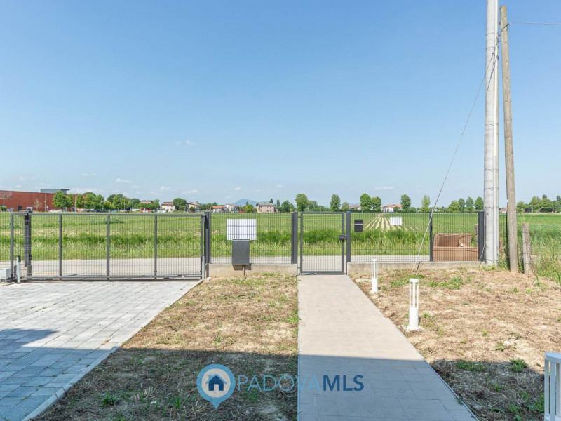 Immobile in esclusiva al Gruppo Padova MLS
ALBIGNASEGO (PD)  - Nella tranquilla zona di San Giaco...