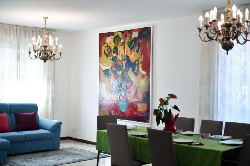 ELEGANTE APPARTAMENTO 3 CAMERE ARREDATO AD ABANO TERME €.320.000-rif.CL547


Nella splendida e ri...
