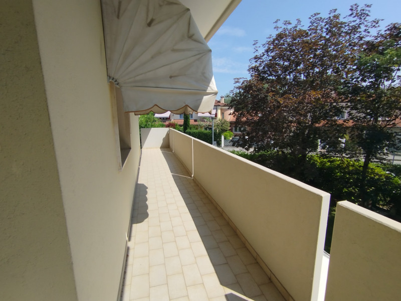 ELEGANTE APPARTAMENTO 3 CAMERE ARREDATO AD ABANO TERME €.320.000-rif.CL547


Nella splendida e ri...