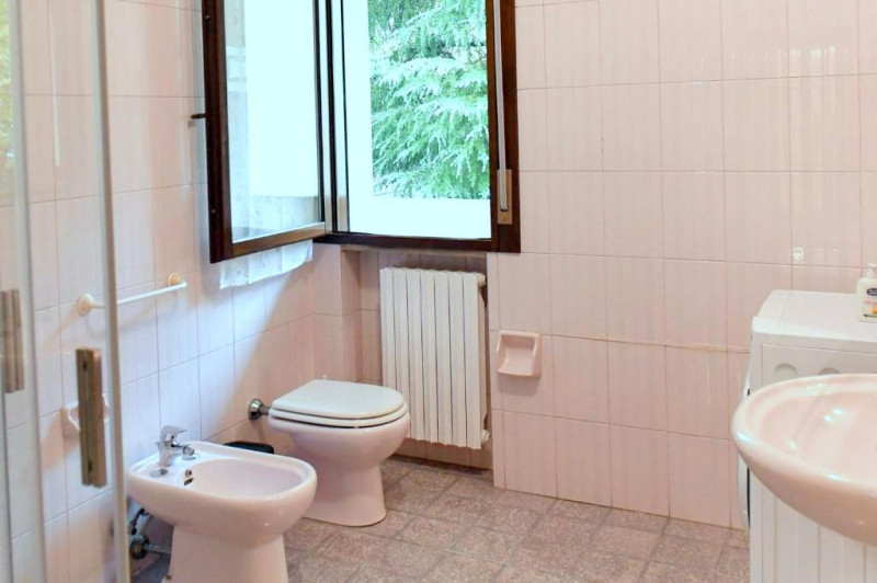 ELEGANTE APPARTAMENTO 3 CAMERE ARREDATO AD ABANO TERME €.320.000-rif.CL547


Nella splendida e ri...