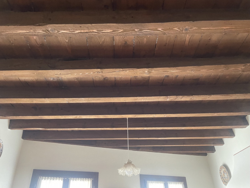 In zona centrale, proponiamo appartamento con ingresso indipendente su due livelli completamente ...