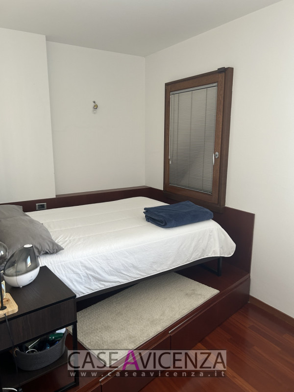 CAMISANO VICENTINO – Under exclusive mandate, we offer...Town-center living in an elegant villa w...