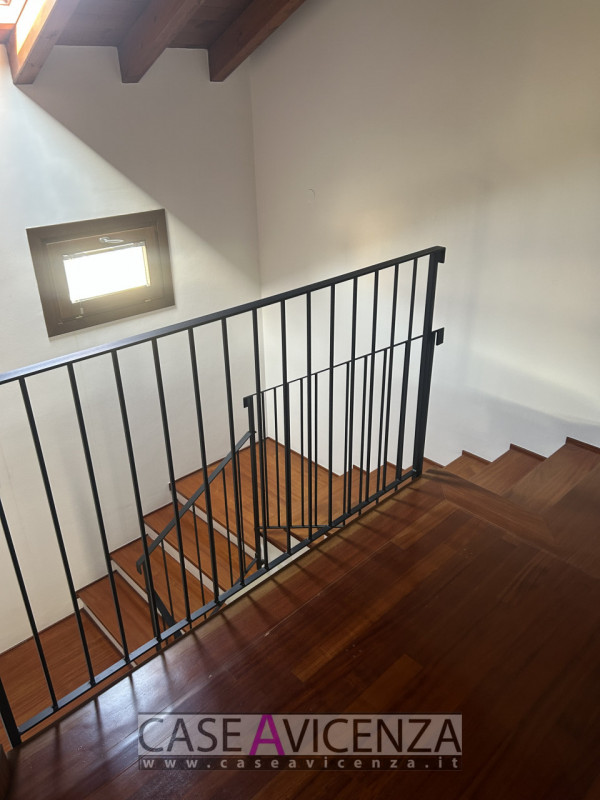 CAMISANO VICENTINO – Under exclusive mandate, we offer...Town-center living in an elegant villa w...