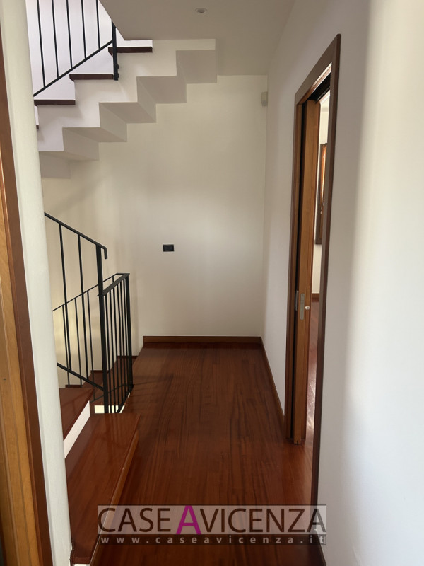 CAMISANO VICENTINO – Under exclusive mandate, we offer...Town-center living in an elegant villa w...