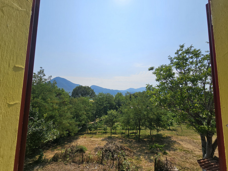 In un bel contesto paesaggistico ad Albettone, nella località di Lovertino, proponiamo in vendita...