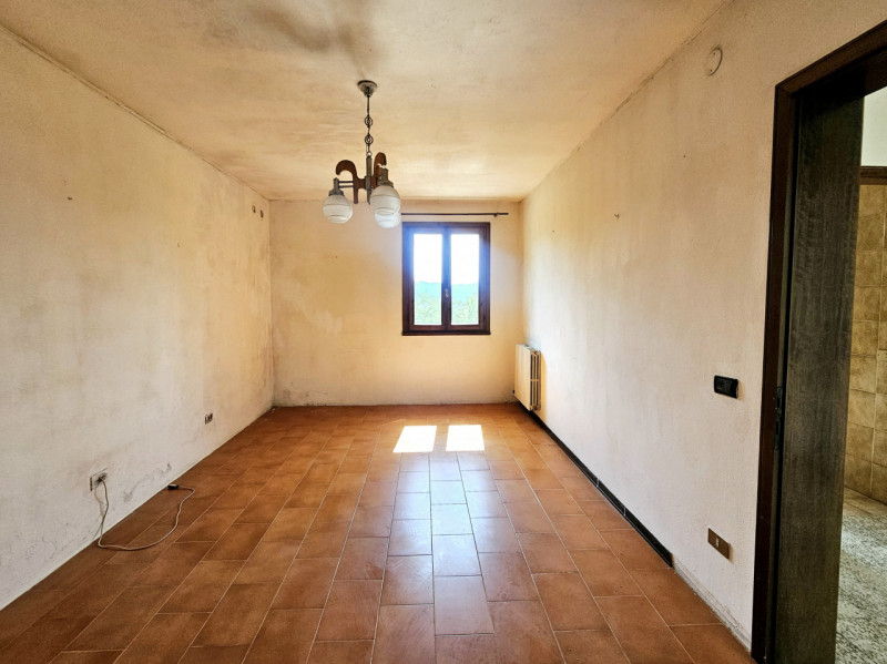 In un bel contesto paesaggistico ad Albettone, nella località di Lovertino, proponiamo in vendita...