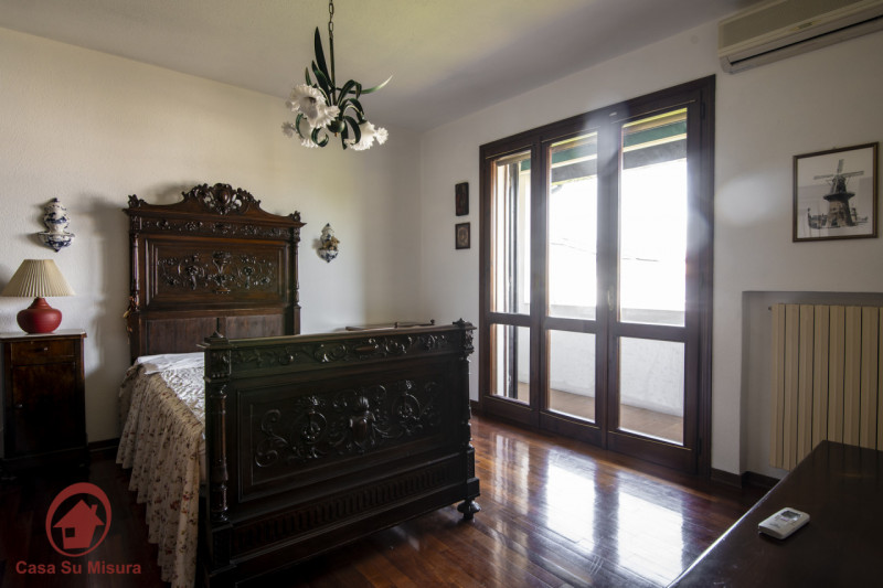CADONEGHE rif. A180: Casa su misura ha il piacere di proporvi casa singola a Cadoneghe storica, i...