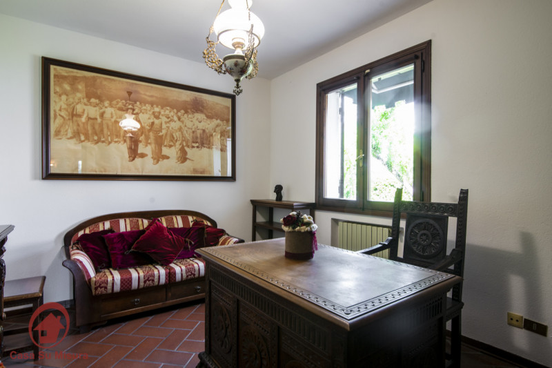CADONEGHE rif. A180: Casa su misura ha il piacere di proporvi casa singola a Cadoneghe storica, i...