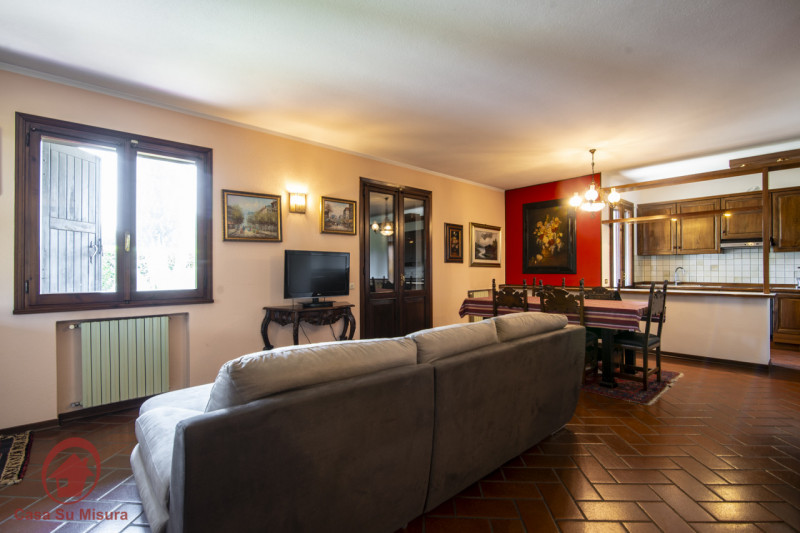 CADONEGHE rif. A180: Casa su misura ha il piacere di proporvi casa singola a Cadoneghe storica, i...