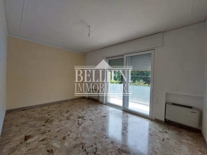 ZONA POLEGGE - Proponiamo in locazione un appartamento bicamere ristrutturato ma non arredato, id...