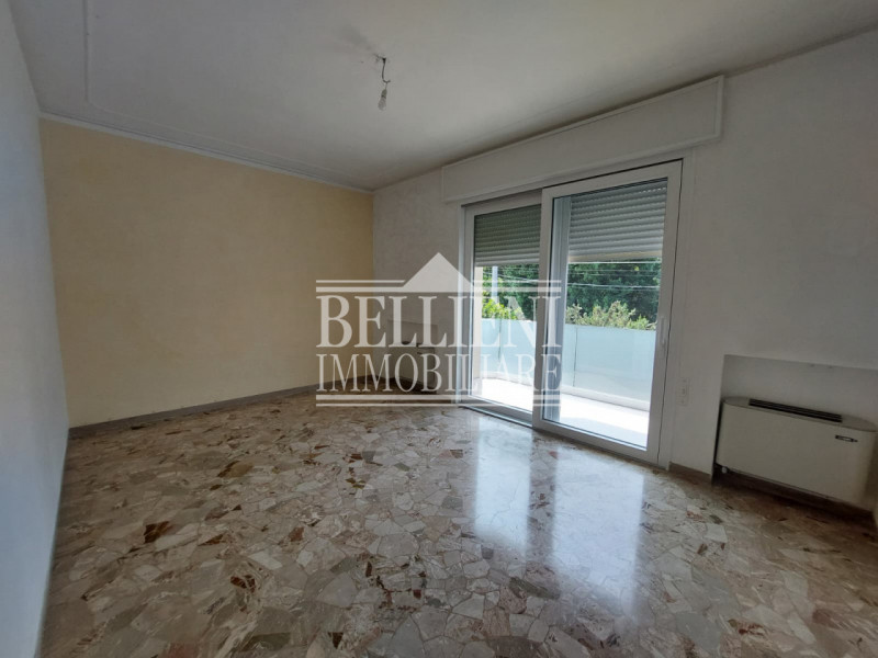 ZONA POLEGGE - Proponiamo in locazione un appartamento bicamere ristrutturato ma non arredato, id...