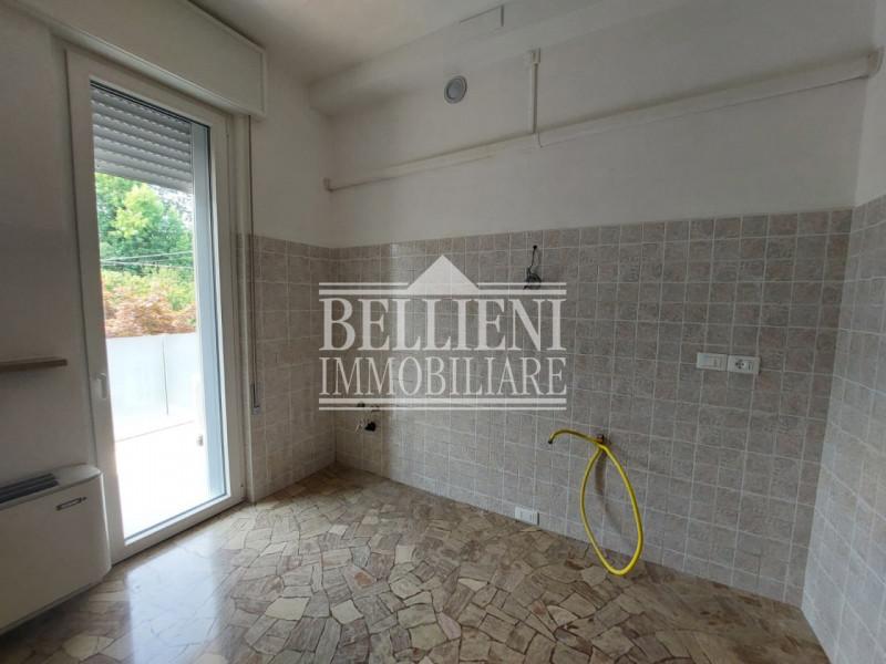 ZONA POLEGGE - Proponiamo in locazione un appartamento bicamere ristrutturato ma non arredato, id...