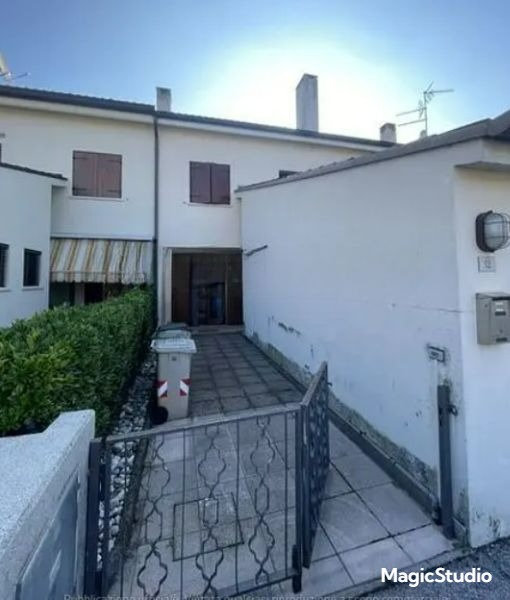 Rif. A.A.386-24

Vendita all'asta - casa a schiera centrale su 2 livelli in data 17 settembre 202...