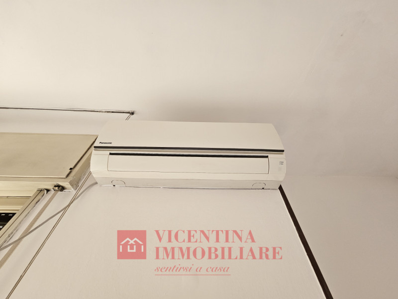VICENZA - San Bortolo: Nel cuore del quartiere a due passi da scuole e piscine, vendesi BICAMERE ...