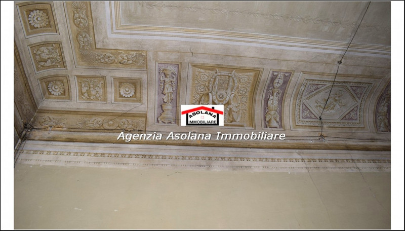 Vendesi Villa Veneta  con parco e laghetto privato in centro a Catello di Godego.
La villa di gen...