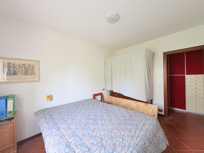 In una tranquilla zona residenziale, a pochi passi dal centro di Torreglia e comoda a tutti i pri...