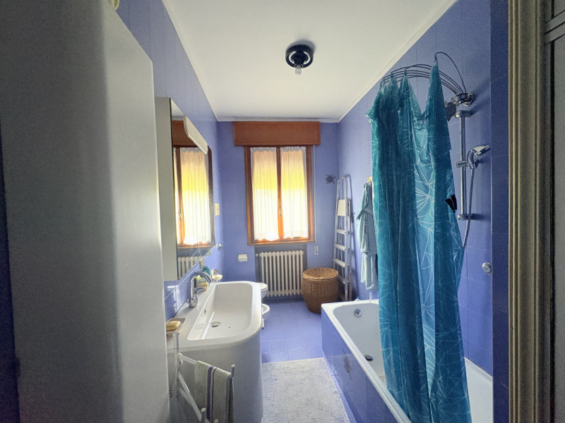 Nel cuore di Torreglia, in un tranquillo quartiere residenziale comodo a tutti i principali servi...