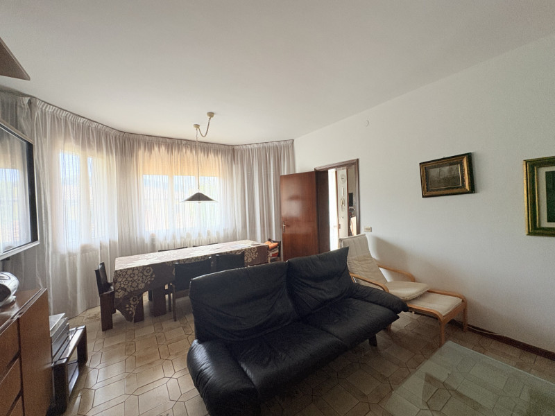 Nel cuore di Torreglia, in un tranquillo quartiere residenziale comodo a tutti i principali servi...