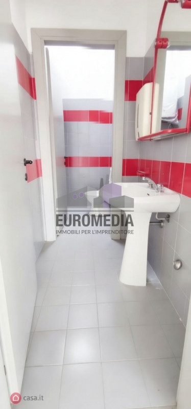 BRENDOLA: Rif. 1495_c_ANTONIO - Per info 338.4892021 – EUROMEDIA propone in zona commerciale, un ...