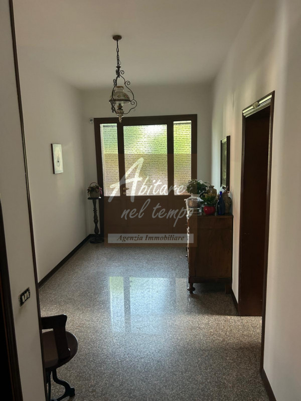 CAMPAGNATI DI TEZZE SUL BRENTA (VI)

In posizione strategica e centralissima a Campagnari di Tezz...