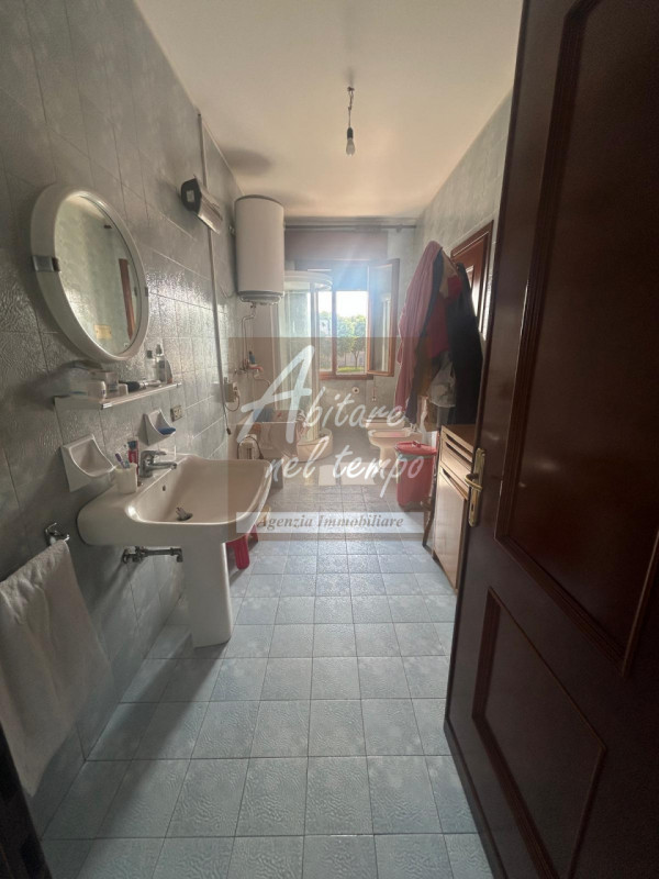 CAMPAGNATI DI TEZZE SUL BRENTA (VI)

In posizione strategica e centralissima a Campagnari di Tezz...