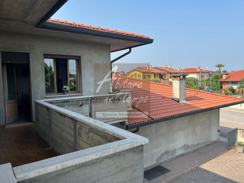 CAMPAGNATI DI TEZZE SUL BRENTA (VI)

In posizione strategica e centralissima a Campagnari di Tezz...