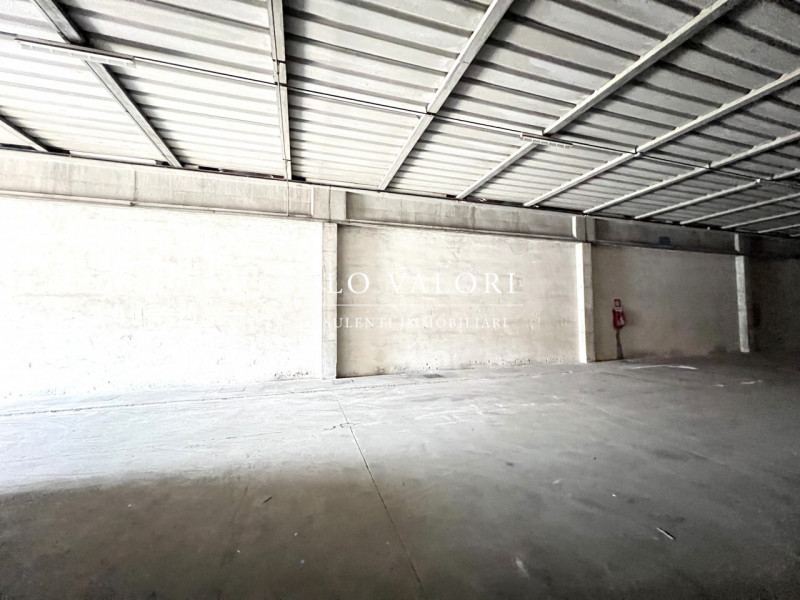 Rif. D236 (per info 338 9387816 Matteo)

Proponiamo in vendita capannone ad uso magazzino, con de...