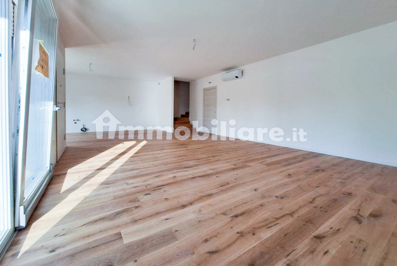 ALBIGNASEGO - SAN GIACOMO - MR150E
BIFAMILIARE  - AMPIO SOGGIORNO - 4 CAMERE DA LETTO -  CL. "A4"...