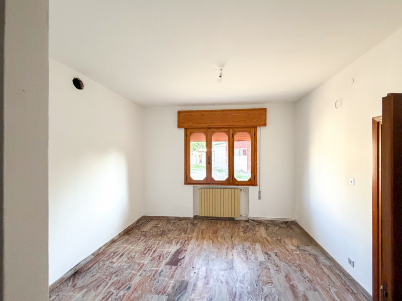 (Per INFO Vittorio 3517343301) Proponiamo in vendita una casa singola situata nel cuore di Trebas...