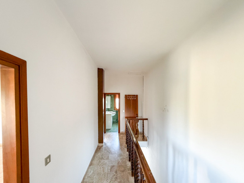 (Per INFO Vittorio 3517343301) Proponiamo in vendita una casa singola situata nel cuore di Trebas...